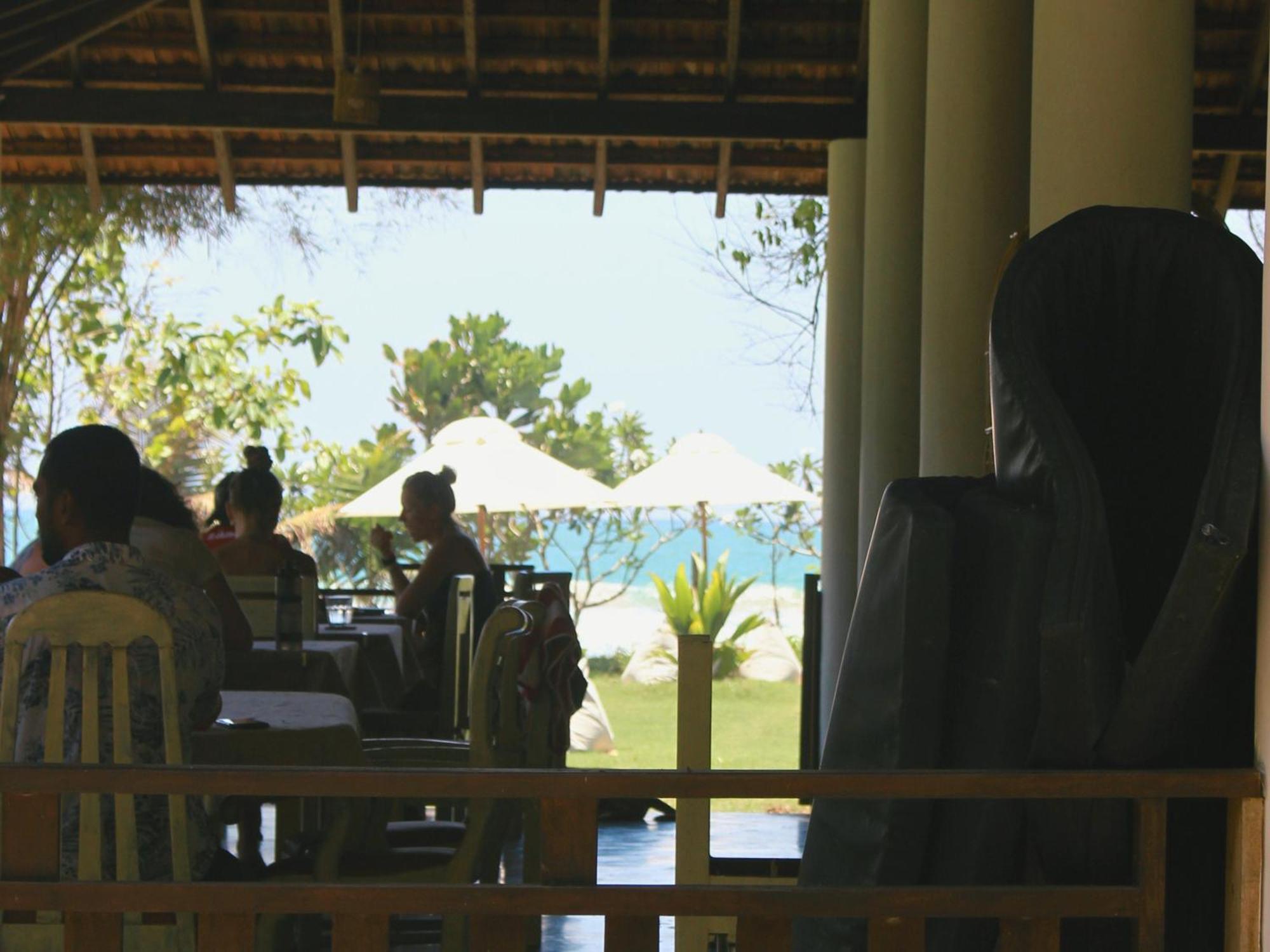 Calma - Surf, Yoga & Coffee On A Private Beach Dikwella Εξωτερικό φωτογραφία